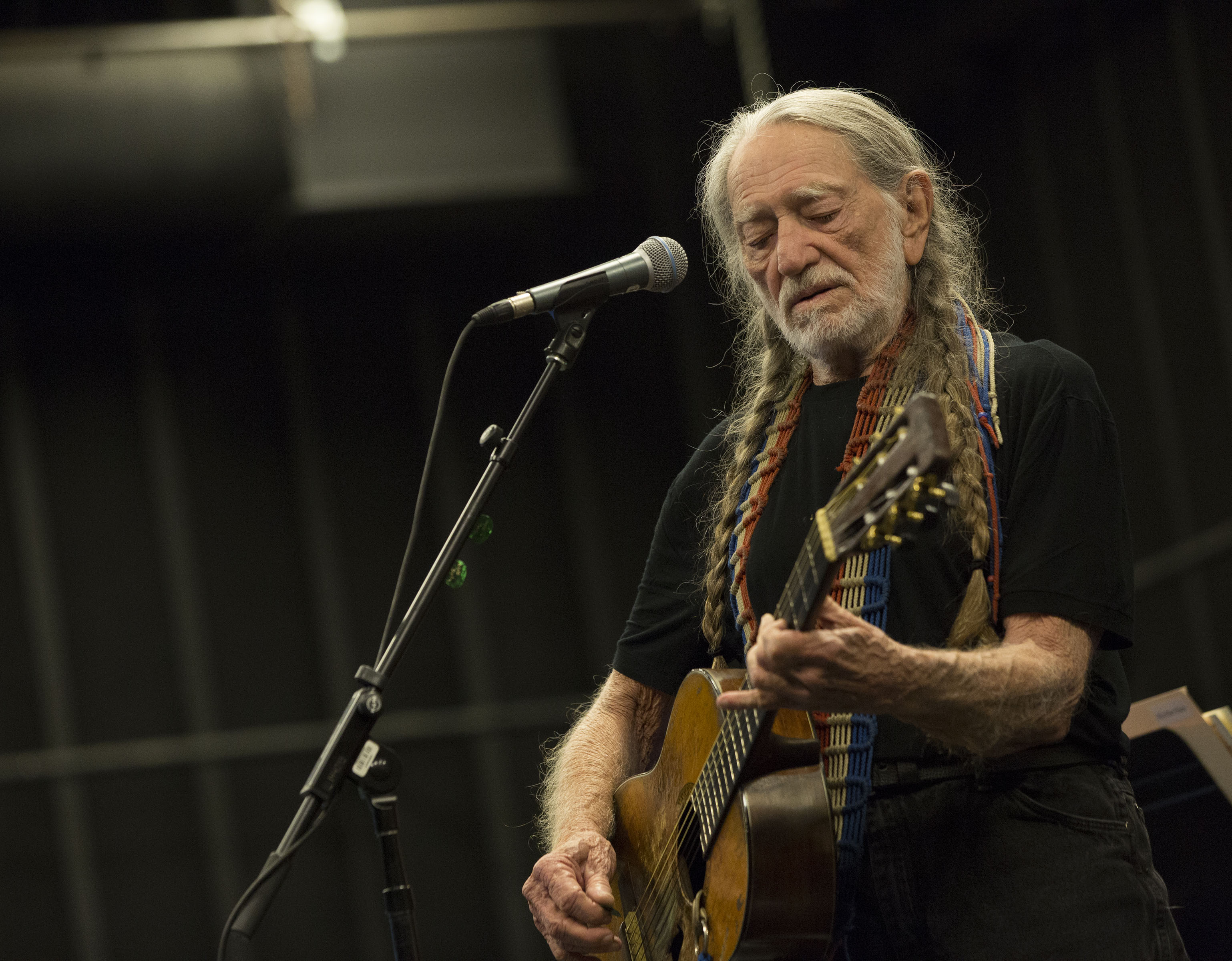 Willie Nelson Walks Off Show Without Playing Due to Illness