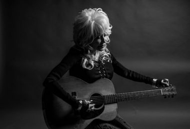 Nashville International Airport to be Renamed After Dolly Parton