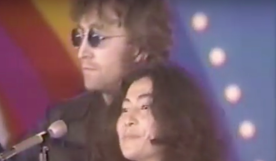  The Mike Douglas Show with John Lennon & Yoko Ono : John  Lennon, Yoko Ono, Mike Douglas: Movies & TV