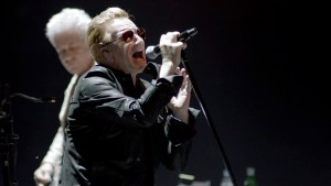 u2-innocence-experience-tour-live-in-paris-1024