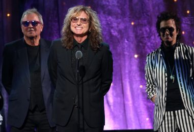 Deep Purple Inducted in Rock Hall with ‘Smoking’ 2016 Set