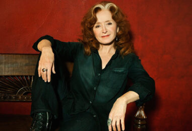 Bonnie Raitt Gives It One More Try with ‘Green Light’: Review