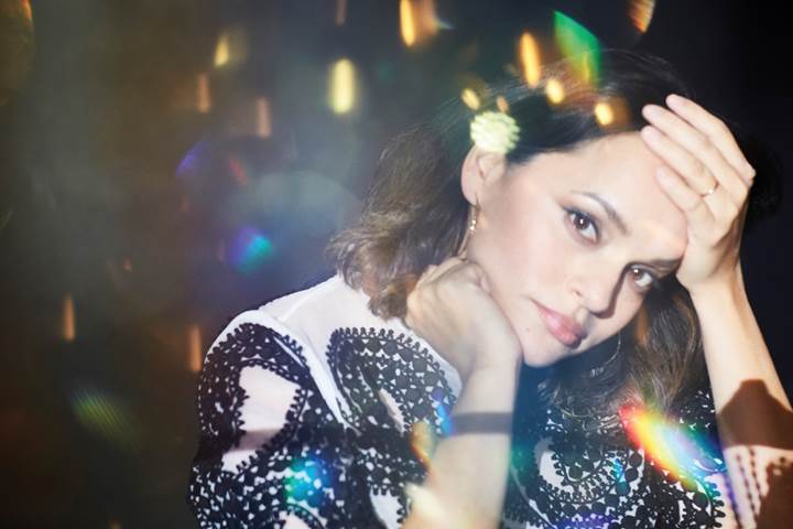 Norah Jones 2016 via Blue Note