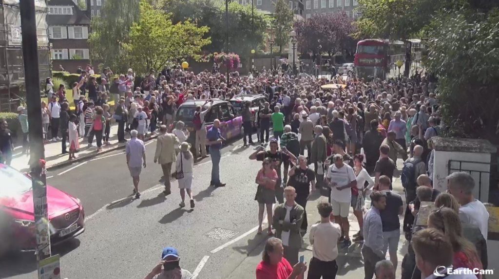 Aug 8, 2019: Beatles Fans Recreate Abbey Road Album Cover on 50th ...