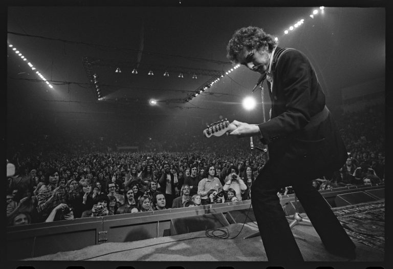 Bob Dylan On Stage In 1974 Barry Feinstein Full Size 768x525 