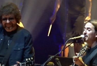Jeff Lynne, Dhani Harrison Sing Wilburys’ Favorite: 2019