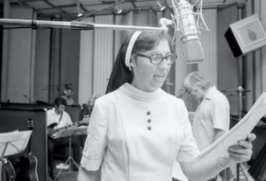 Remember When a Catholic Nun Had a Rocking ’70s Pop Hit With ‘The Lord’s Prayer’?