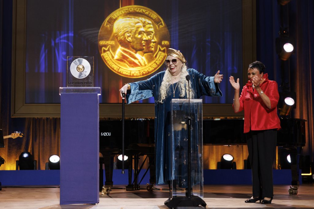 Joni Mitchell Joined By All-Stars At Library Of Congress Gershwin Prize ...