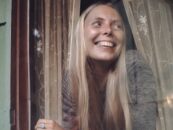Joni Mitchell ‘Ladies of the Canyon’: Painting the Canvas