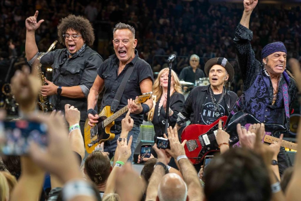 Bruce Springsteen & the E Street Band Play First NYC Concert in 7 Years