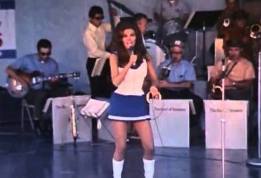 10 Surprising Singing Performances From TV and Film Stars