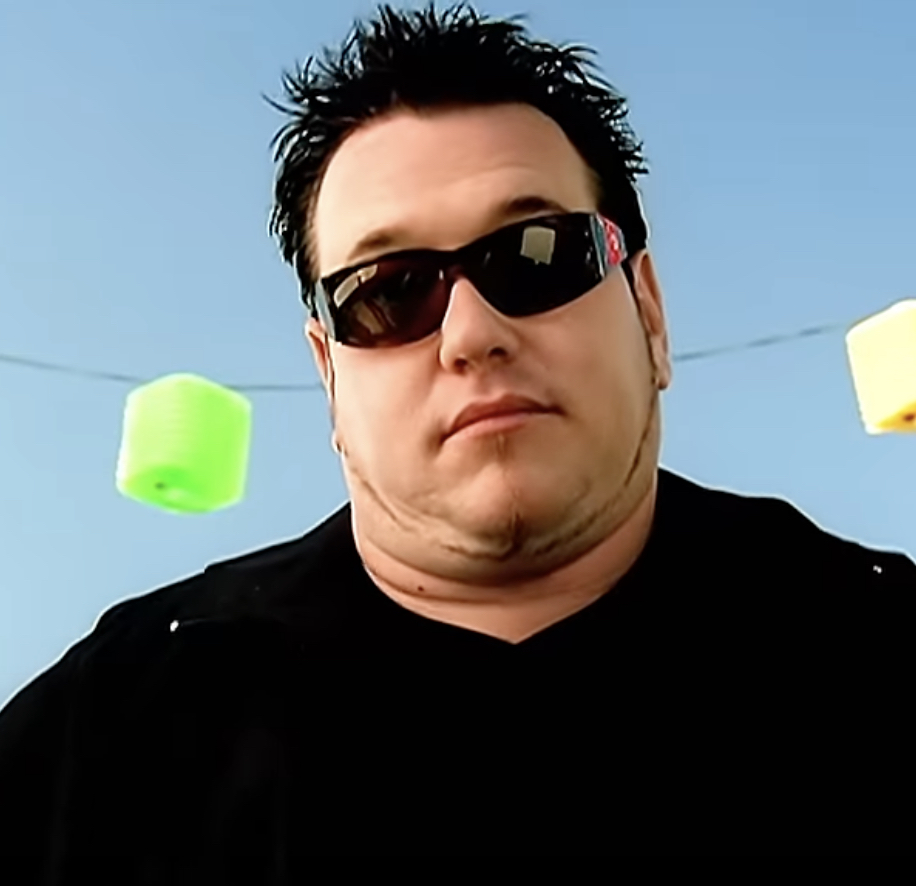 Steve-Harwell-Smash-Mouth-All-Star-Video