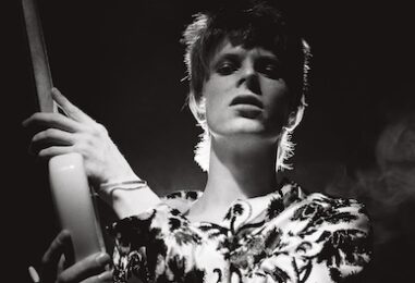 David Bowie ‘Ziggy Stardust’ Era is Celebrated With “Rock ‘n’ Roll Star” Set