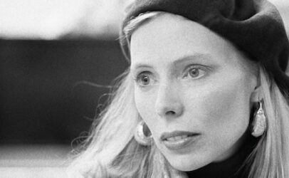 Joni Mitchell Wins Grammy For ‘Archives Vol 4: Asylum Years (1976-80)’ Box